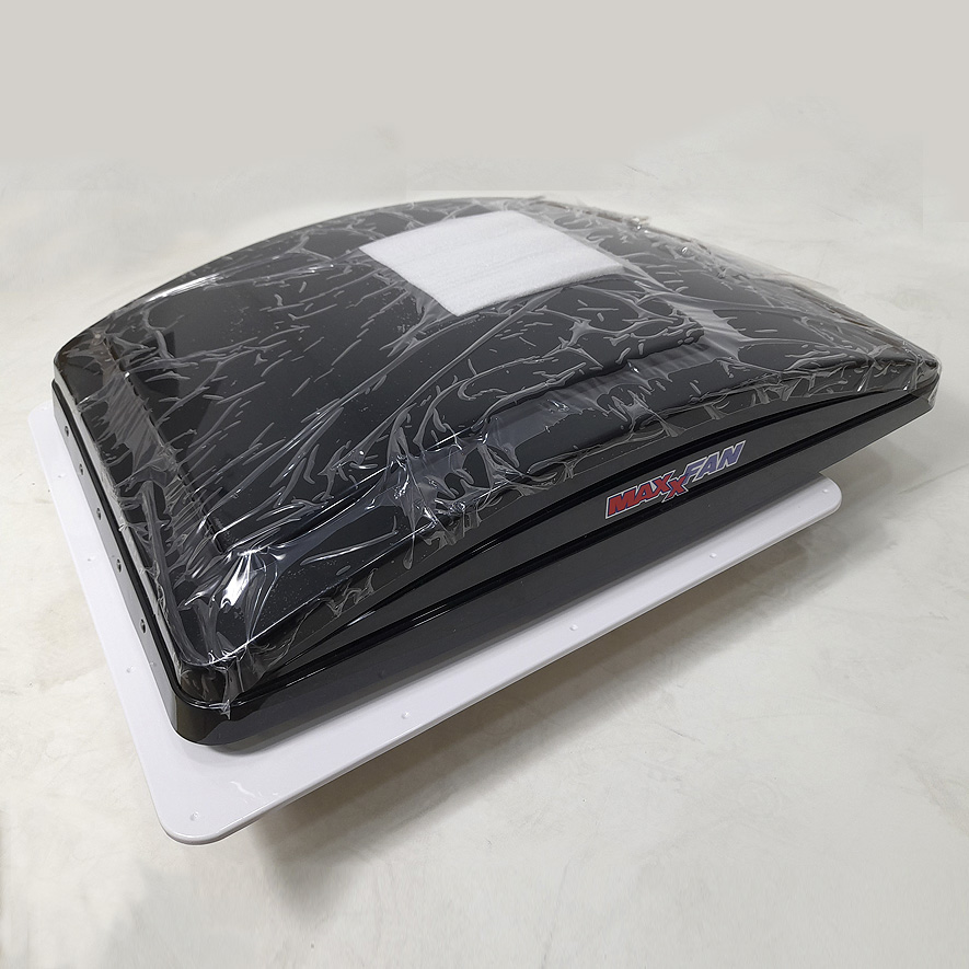 Claraboya MaxxFan Deluxe Smoke Lid (RASTRO)
